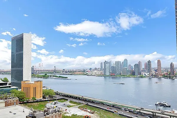 Rented by R New York | media 24