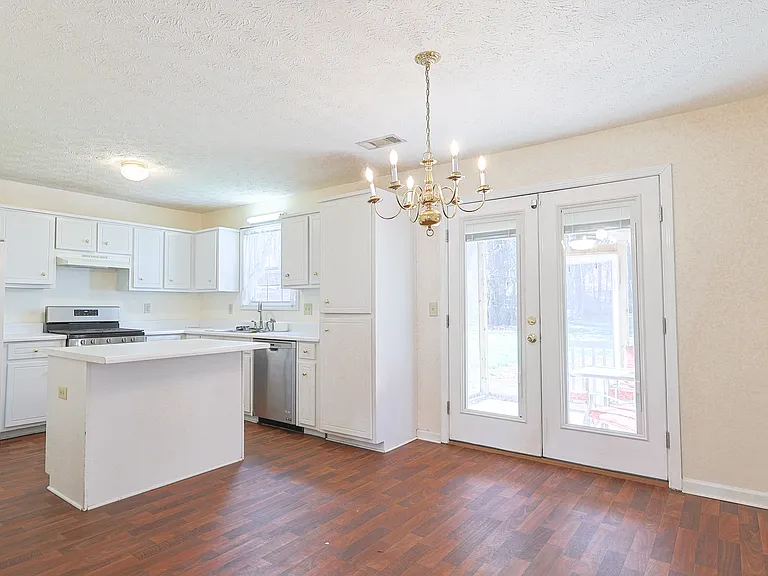 40 Harbour Lake Dr — Photo 18