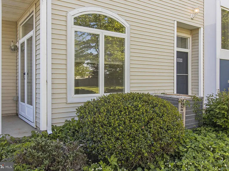 1004 Barbaras Ct — Photo 31