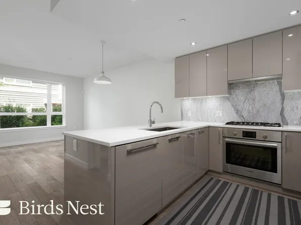 4080 Yukon St #104, Vancouver, BC V5Y 0L4