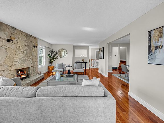 5th image of 7347 Queenston Ct