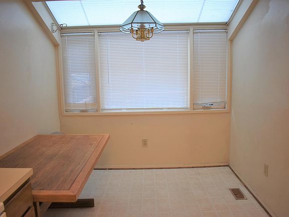 5th image of 10426 Nolan Dr