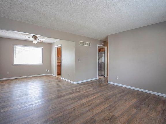 5th image of 2115 Chester Ave