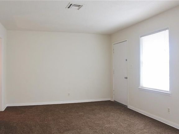 5th image of 4225 SE 25th St