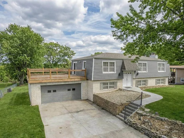 3214 Rolling Hills Dr, Milford, KS 66514