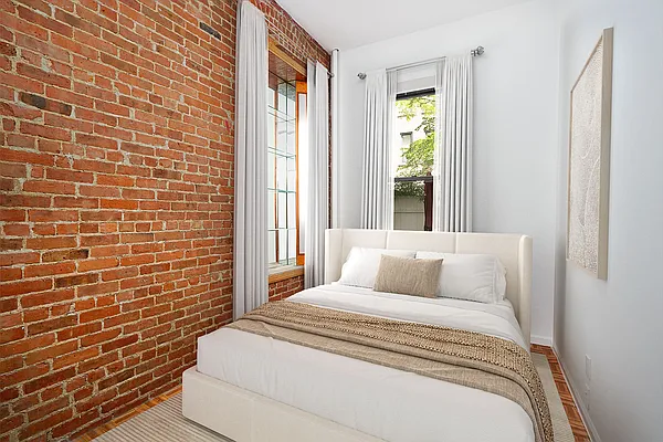 Rented by Waldstar Real Estate LLC | media 28