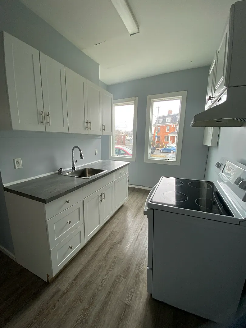 2 bed, $1,400 — Photo 2