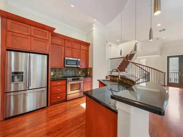 715 Reinicke St, Houston, TX 77007