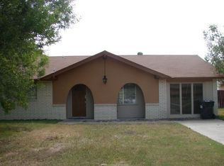 121 Ridgewood Dr, Del Rio, TX 78840