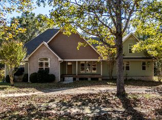 252 Smokey Clark Rd, Trenton, GA 30752