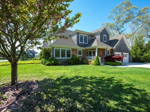 https://photos.zillowstatic.com/fp/4c426e041b13facd1f43ca0b2e0636b5-p_e.webp