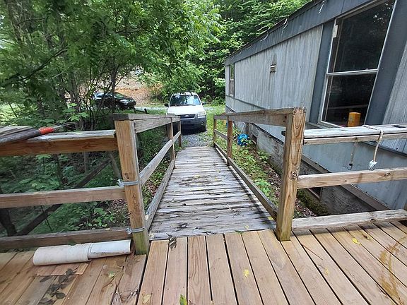 2nd image of 220 Mountain Spring Rd
