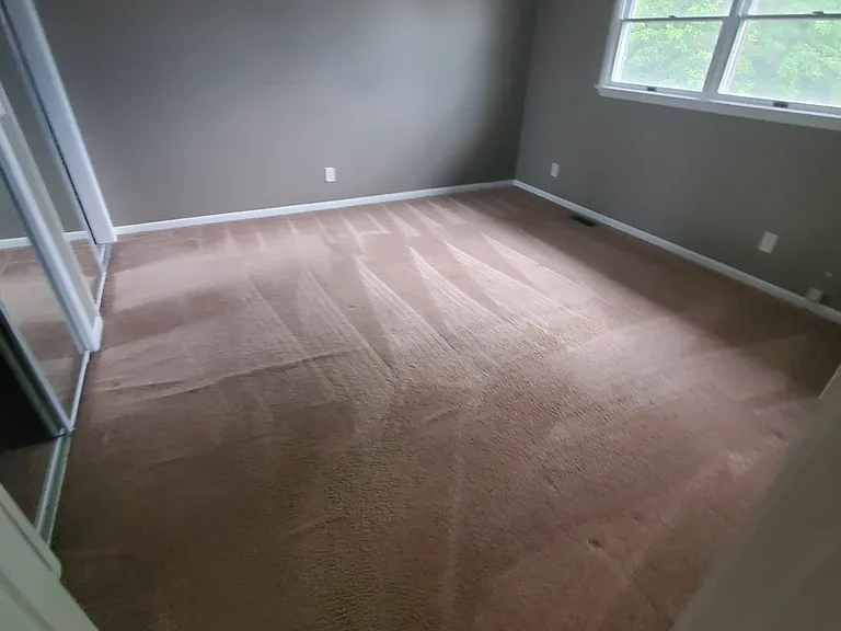 213 E Washington St — Photo 9