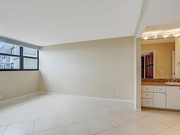 336 Golfview Rd #1115 — Photo 16