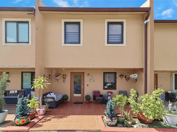 3859 SW 99th Ave APT 8, Miami, FL 33165
