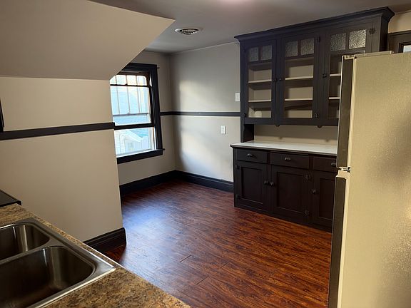 5th image of 90 Court St