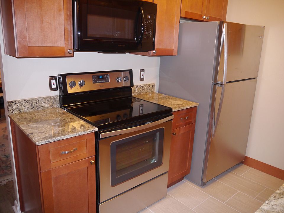 1st image of 2059 Harwood E