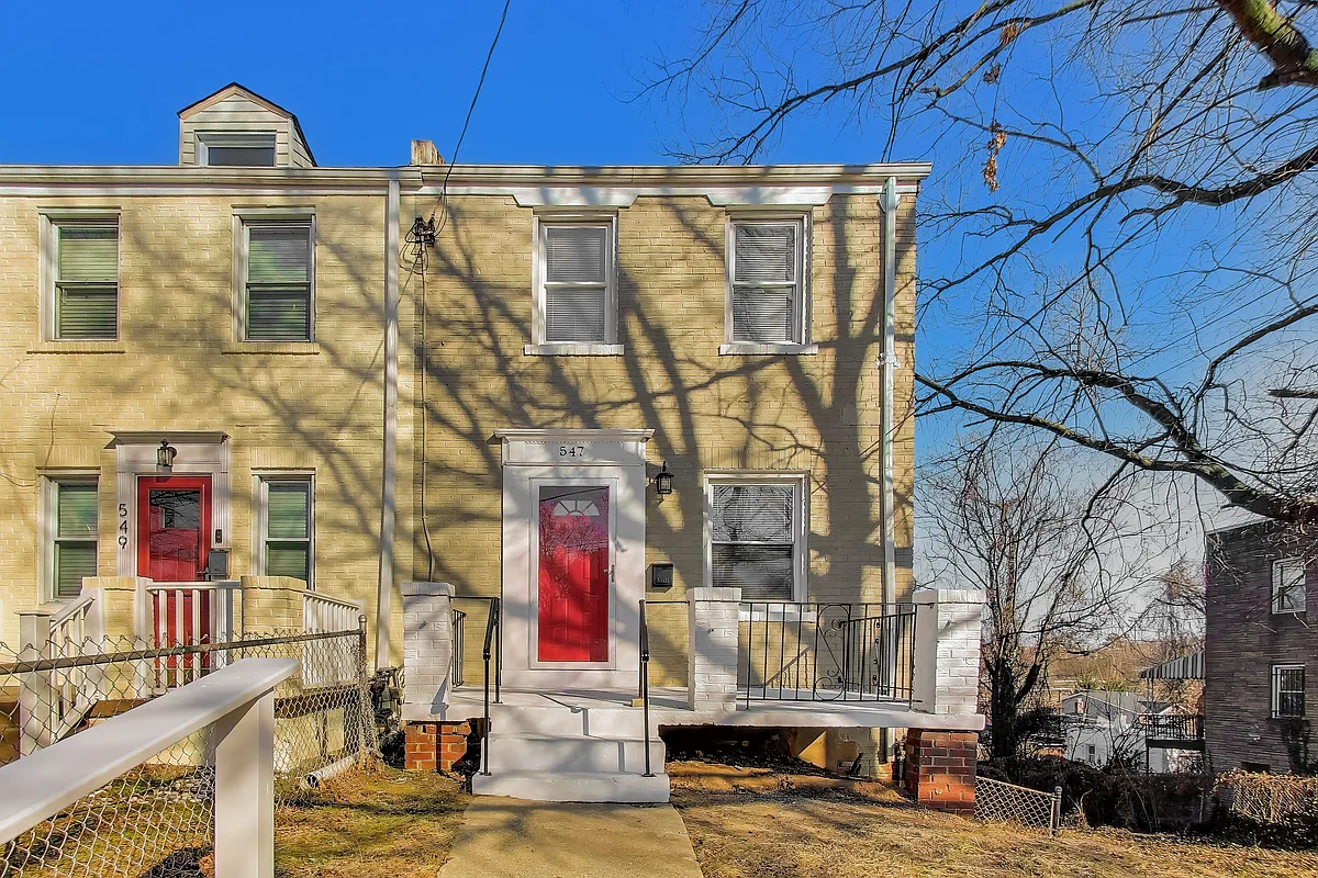 Building Photo - 47th St NE