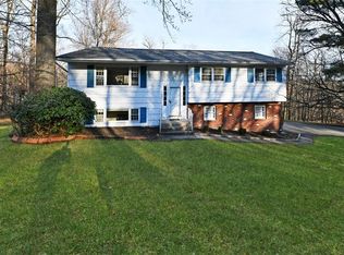 71 Regina Rd, Airmont, NY 10952