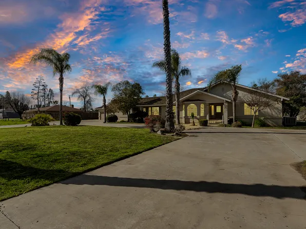 8454 12th Ave, Hanford, CA 93230
