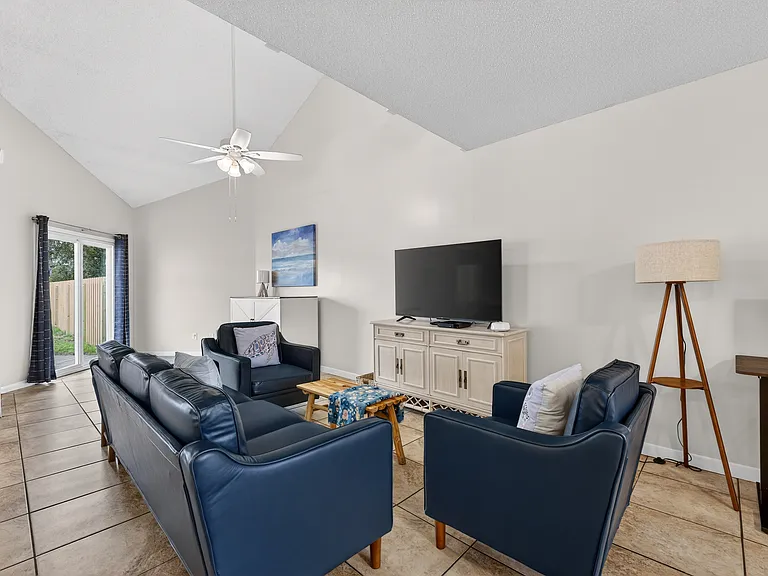 3923 Holiday Dr #1 — Photo 26