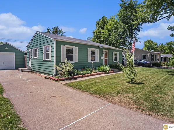 822 N 77th Ave, Omaha, NE 68114