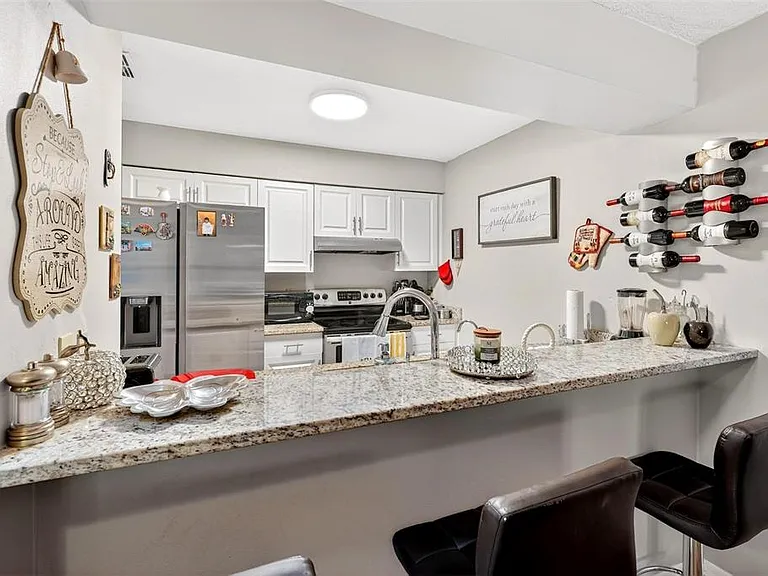 1300 Woodman Way — Photo 15