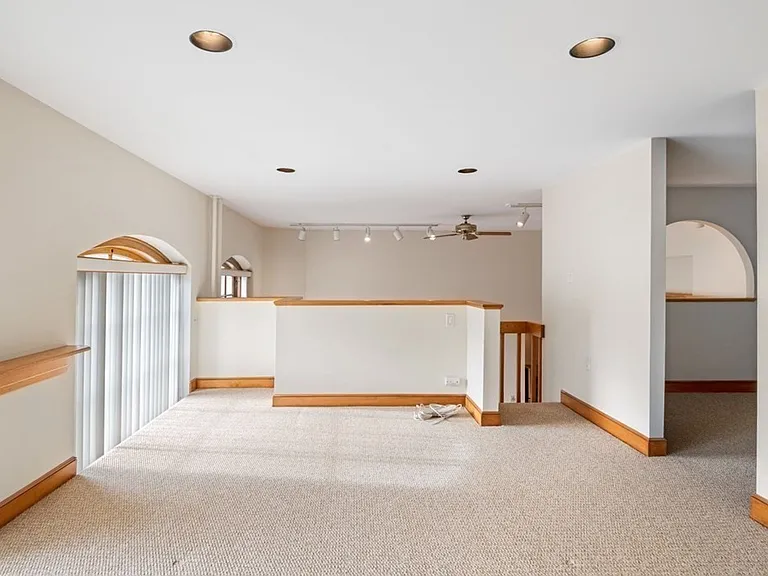 16 Balmoral St #103 — Photo 13
