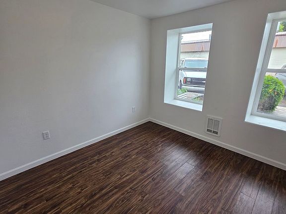 4th image of 766 Holly St #3