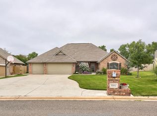 8004 Lindsay Ln, Edmond, OK 73025
