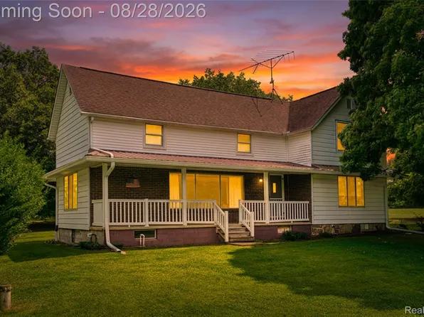 1010 N Truhn Rd, Fowlerville, MI 48836