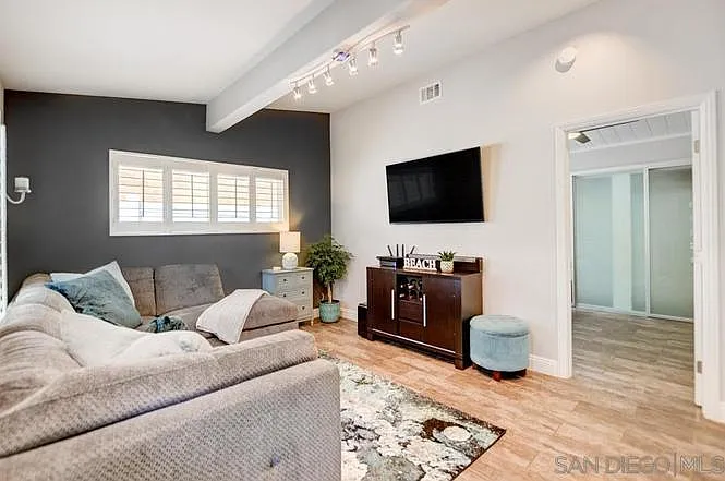 4550 Saratoga Ave — Photo 4