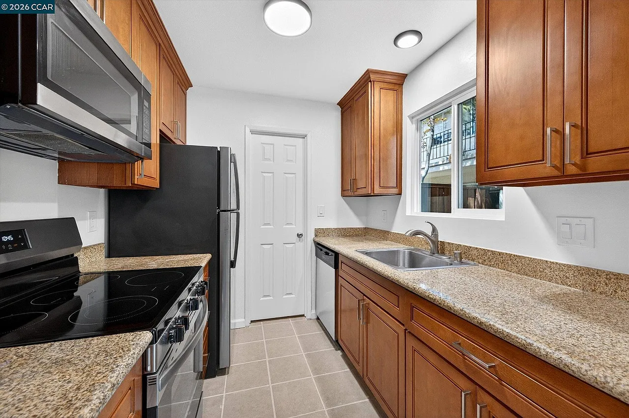 2 bed, 700 sqft, $2,800 — Photo 4