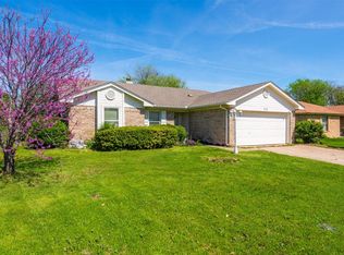 312 Chambers Creek Dr S, Everman, TX 76140