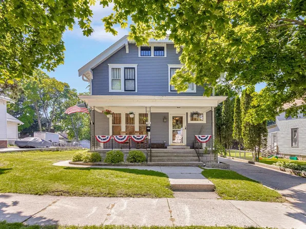 1326 South 8th STREET, Manitowoc, WI 54220