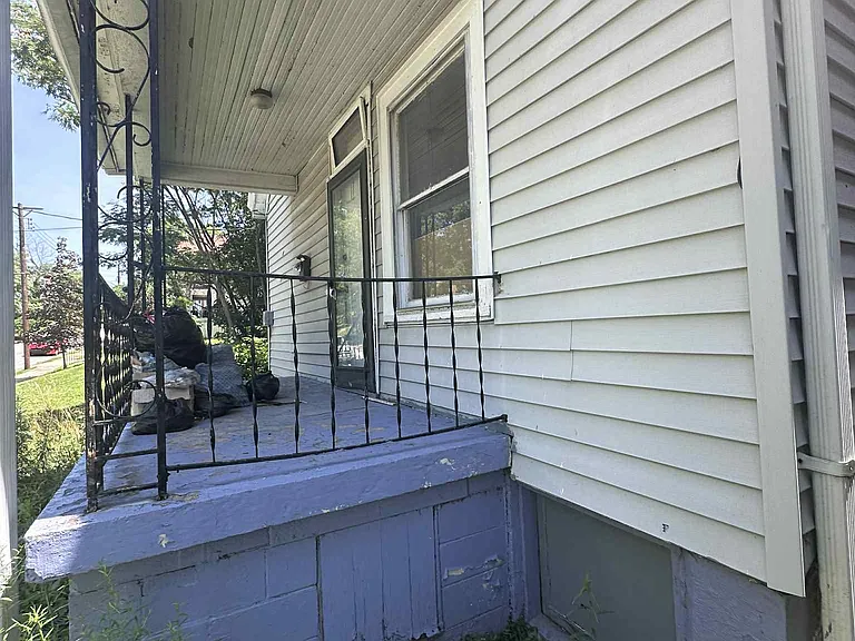3912 Beachwood Ave — Photo 10