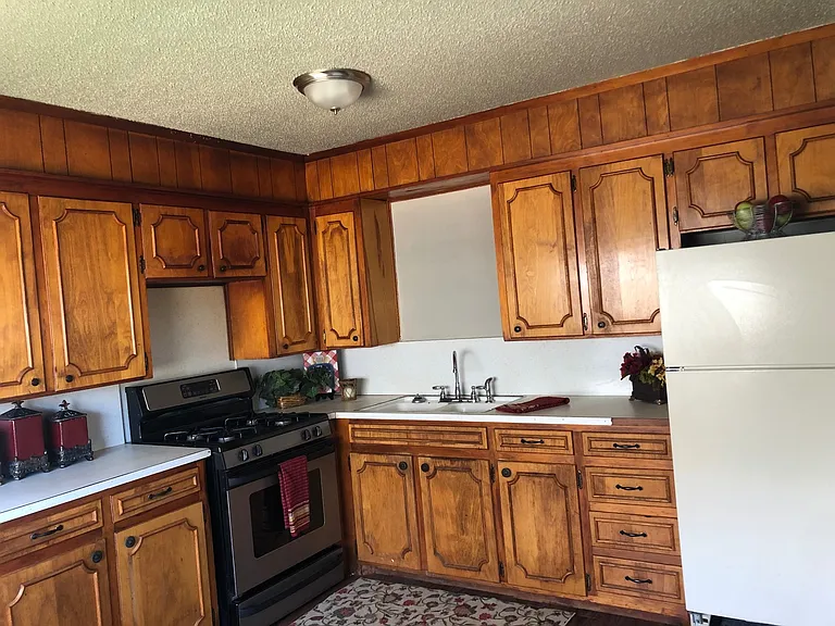 109 N Uvalde Ave — Photo 7