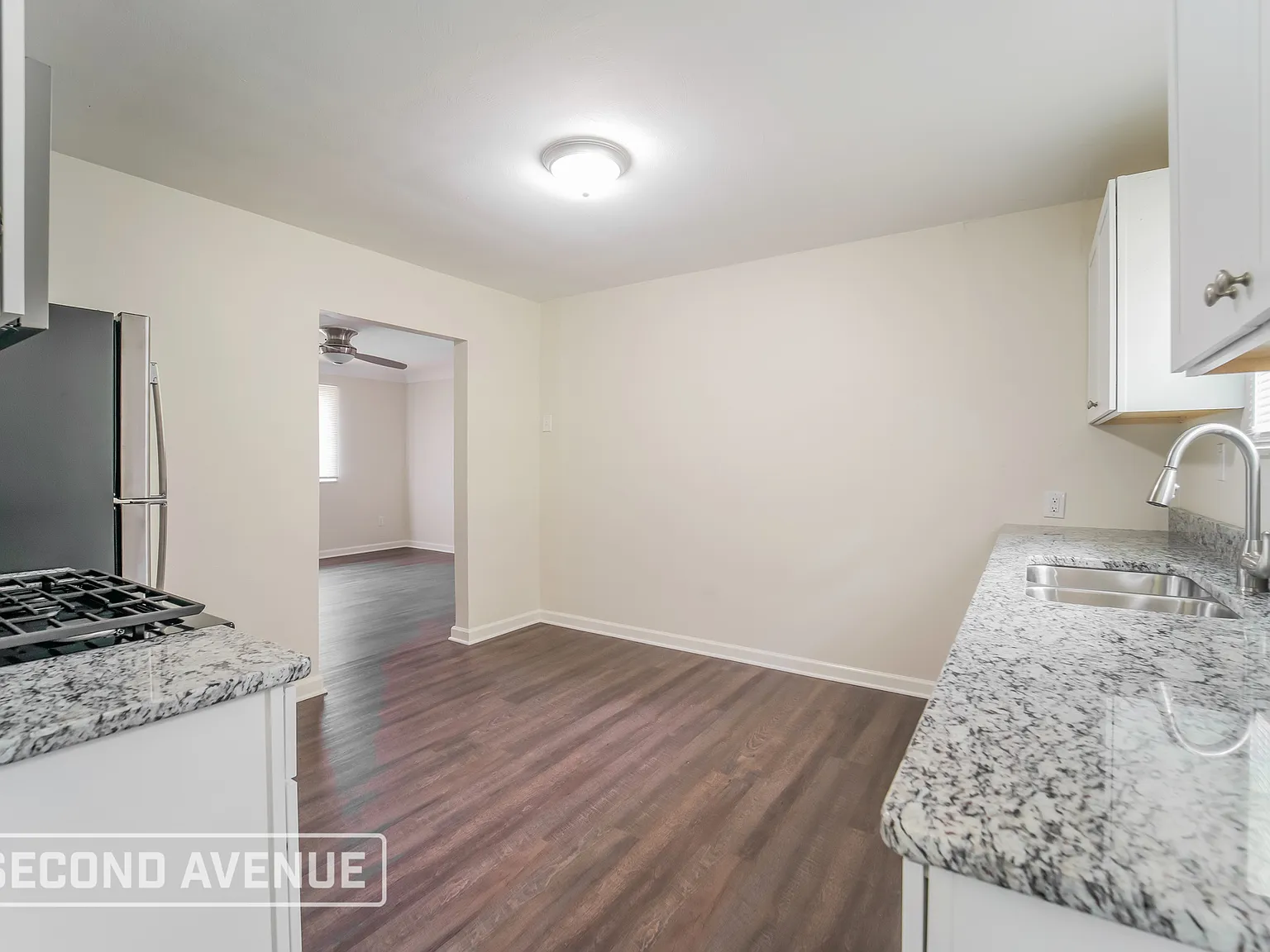 3 bed, 2.0 bath, 1898 sqft, $1,869 — Photo 4