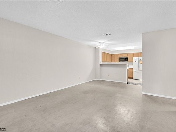 5th image of 2116 Bavingtonrive Unit D