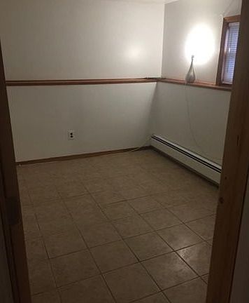 3rd image of 35 Appleby Ave