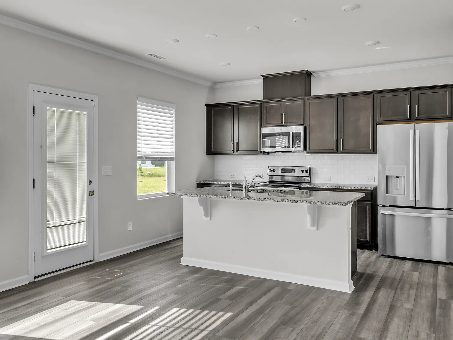 4 bed, 2.5 bath, 1893 sqft, $1,950 — Photo 3