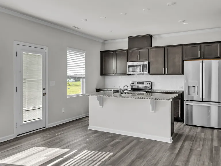 456 Willard Wds Dr — Photo 3