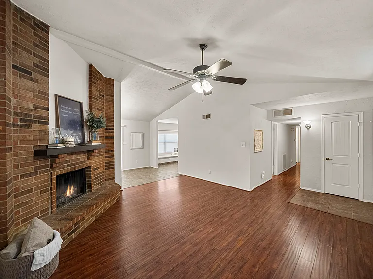 1320 Clearview Dr — Photo 9