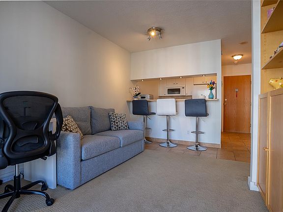 5th image of 835 View St #603