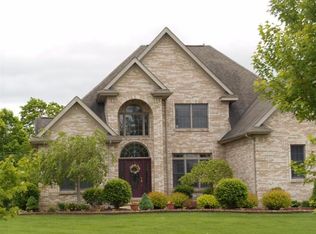 9289 Mirage Lake Dr, Milan, MI 48160