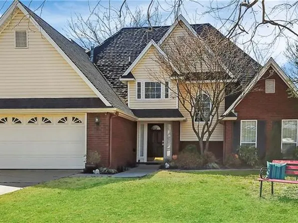 2103 Westhills Dr, Lavaca, AR 72941