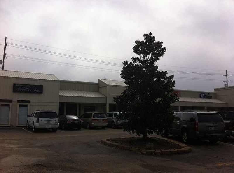 1st image of 1731 N Causeway Blvd
