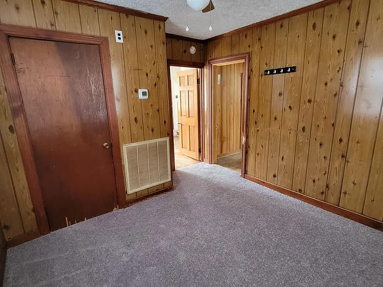 10290 Lewistown Rd — Photo 6