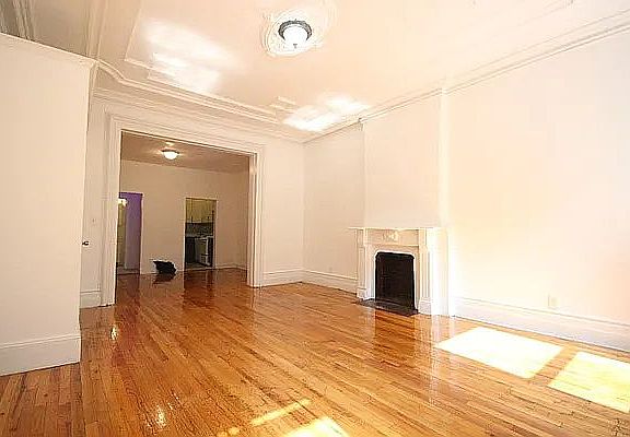 2nd image of 935 8th Ave APT 3