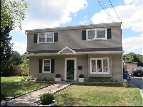 1st image of 12 Birch Ct E